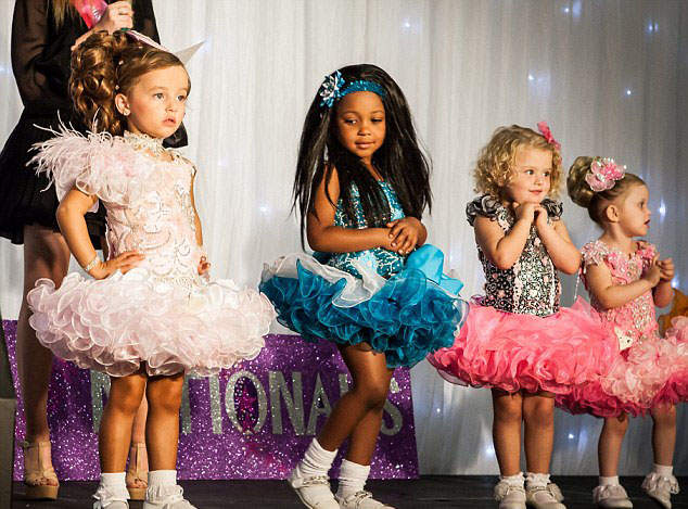 女兒才三歲《選美虎媽的告白》至少以後她會過得很好 女兒才三歲《選美虎媽的告白》至少以後她會過得很好