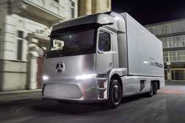 《Mercedes-Benz Urban eTruck》貨卡概念來放電 《Mercedes-Benz Urban eTruck》貨卡概念來放電