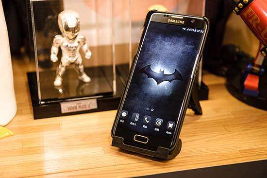 蝙蝠俠私藏,正義到讓人都閃瞎雙眼的必備神器是…? 蝙蝠俠私藏,正義到讓人都閃瞎雙眼的必備神器是…?