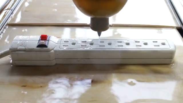 《水刀切割》不管什麼東西都要拿來切看看 《水刀切割》不管什麼東西都要拿來切看看