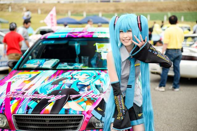 痛車就要配COSER《足利ひめたま痛車祭》找不到車不用太難過…… 痛車就要配COSER《足利ひめたま痛車祭》找不到車不用太難過……