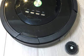 《掃地機器人送維修的結果》Roomba竟然帶了個私生子回來!? 《掃地機器人送維修的結果》Roomba竟然帶了個私生子回來!?