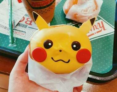 韓國Krispykreme推出《精靈寶可夢甜甜圈》不過每一間做的臉都不太一樣XD 韓國Krispykreme推出《精靈寶可夢甜甜圈》不過每一間做的臉都不太一樣XD