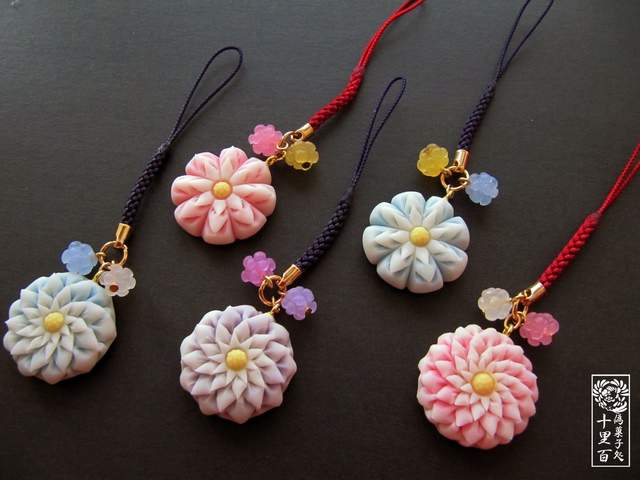 超夢幻的《偽和菓子飾品》不管是髮夾還是耳環都要給妳滿滿的甜美～