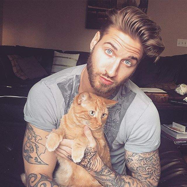 帅男模密招《跟猫大人一起健身》迷妹表示举我也可以唷(๑´ڡ`๑) - 图片10 帅男模密招《跟猫大人一起健身》迷妹表示举我也可以唷(๑´ڡ`๑)