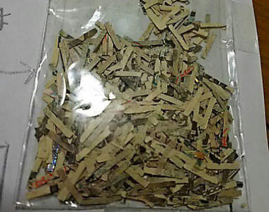 《讓媽媽崩潰的兒子寶物》被切碎的萬圓大鈔背後竟然隱藏著這樣的真相... 《讓媽媽崩潰的兒子寶物》被切碎的萬圓大鈔背後竟然隱藏著這樣的真相...