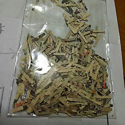 《讓媽媽崩潰的兒子寶物》被切碎的萬圓大鈔背後竟然隱藏著這樣的真相... 《讓媽媽崩潰的兒子寶物》被切碎的萬圓大鈔背後竟然隱藏著這樣的真相...