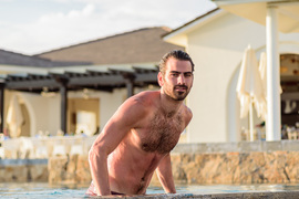 美國超模生死鬥暖男《Nyle DiMarco海灘照》讓人高唱:我~我愛夏天♥ 美國超模生死鬥暖男《Nyle DiMarco海灘照》讓人高唱:我~我愛夏天♥