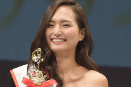 日本最正女大生《Miss of Miss 2016》網友大讚冠軍根本日版米蘭達 日本最正女大生《Miss of Miss 2016》網友大讚冠軍根本日版米蘭達
