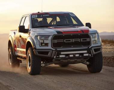 2017年式《Ford F-150 Raptor Race》沙場戰將好身手 2017年式《Ford F-150 Raptor Race》沙場戰將好身手