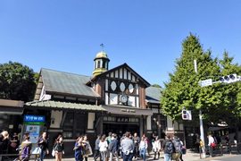 《原宿車站改建》什麼~這麼有特色的原宿車站要改掉噢(皺眉) 《原宿車站改建》什麼~這麼有特色的原宿車站要改掉噢(皺眉)