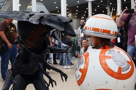 萌度破表《BB-8 Cosplay》裡面藏著一個小小的~♥ 萌度破表《BB-8 Cosplay》裡面藏著一個小小的~♥