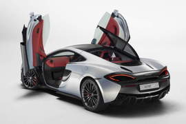 透明美背《McLaren 570GT》超跑日常更貼心 透明美背《McLaren 570GT》超跑日常更貼心