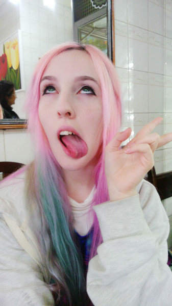 《アヘ顔自拍式》絕頂升天的高潮表情現在變成一種大流行 - 圖片5