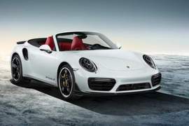 特製《Porsche 911 Turbo S Cabriolet》黑白配經典上身 特製《Porsche 911 Turbo S Cabriolet》黑白配經典上身