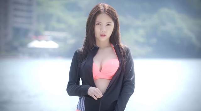 褲子都脫了給我看這個《誤以為是性感廣告的爆笑廣告》從沒說這是賣肉畫面啊XD