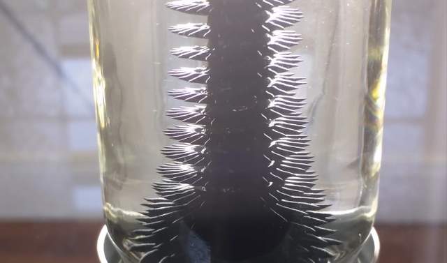 《鐵磁流體擺飾》家裡擺一個酷炫程度100%