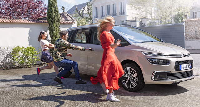 小改款《Citroen C4 Picasso》法式家庭號休旅竟然悄悄變臉? 小改款《Citroen C4 Picasso》法式家庭號休旅竟然悄悄變臉?