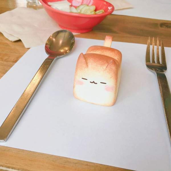 手作《吐司貓玩具》不用怕過期急著吃掉真是太好惹(ノ∀`*) 手作《吐司貓玩具》不用怕過期急著吃掉真是太好惹(ノ∀`*)