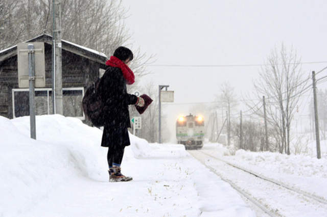 《只有一個乘客的無人車站》隨著女高中生的畢業也將同時廢止...