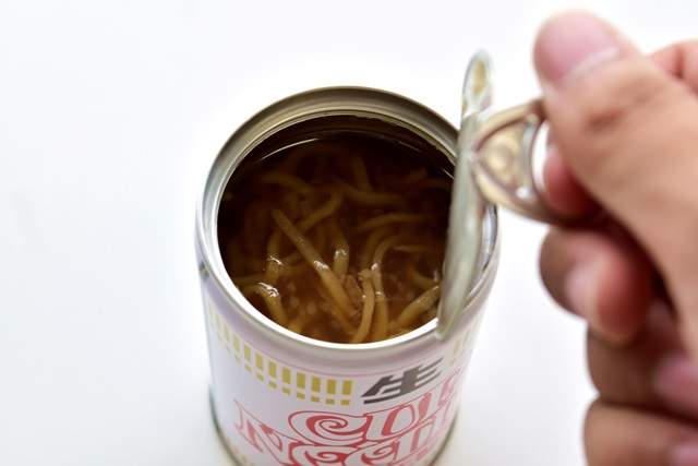 不用熱水的泡麵罐頭《生杯麵》怎麼反而有種變麻煩的感覺ww 不用熱水的泡麵罐頭《生杯麵》怎麼反而有種變麻煩的感覺ww