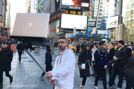 《MacBook自拍棒》與其說自拍不如說在做重訓吧ww 《MacBook自拍棒》與其說自拍不如說在做重訓吧ww