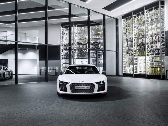 《Audi R8 V10 Plus Selection 24h》拿冠軍怎麼能不慶祝一下呢？