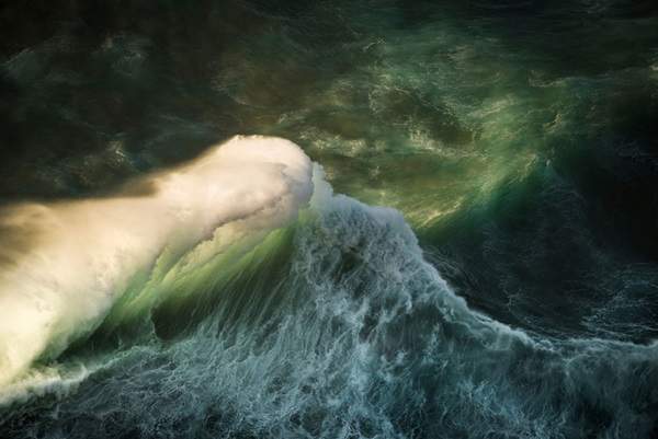 《海浪捲起的瞬間》絕美又令人畏懼的大自然一瞬 - 圖片9