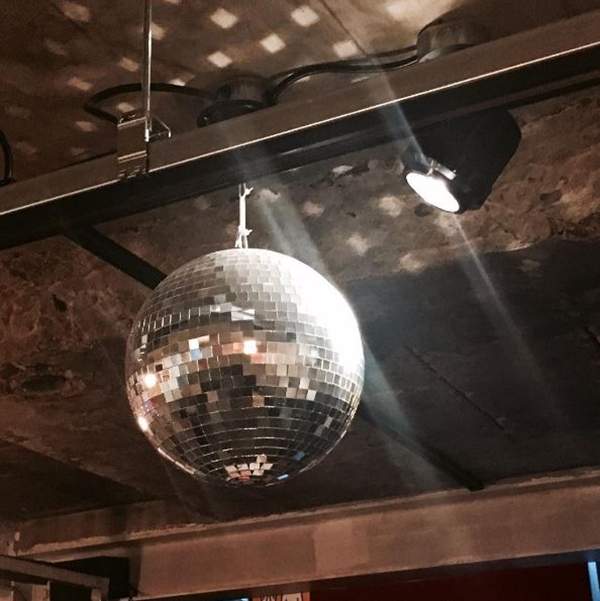 DIY夢幻生活小物《水晶球燈》只要兩步驟就可以耍浪漫 DIY夢幻生活小物《水晶球燈》只要兩步驟就可以耍浪漫