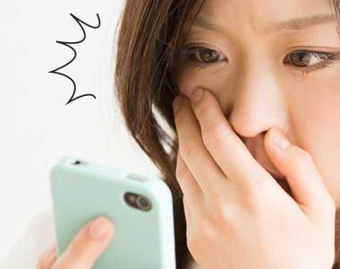 低頭族小心成為《手機醜八怪》糟糕...我好像中標好幾個(照鏡子) 低頭族小心成為《手機醜八怪》糟糕...我好像中標好幾個(照鏡子)