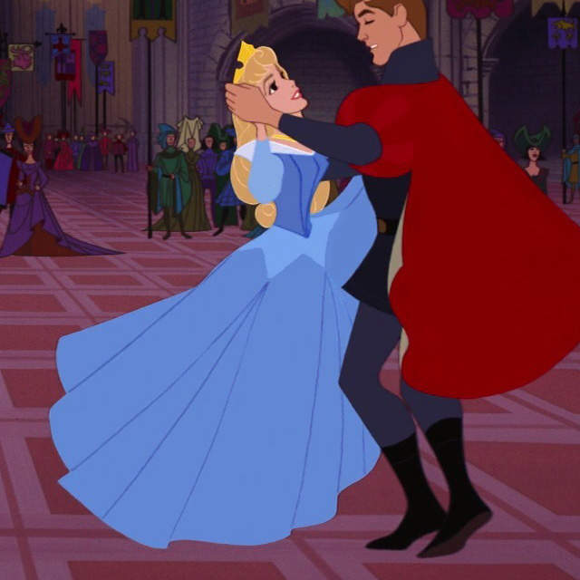 是魔法嗎？《睡美人禮服會變色》裡面到底藏了什麼機關（盯著看）