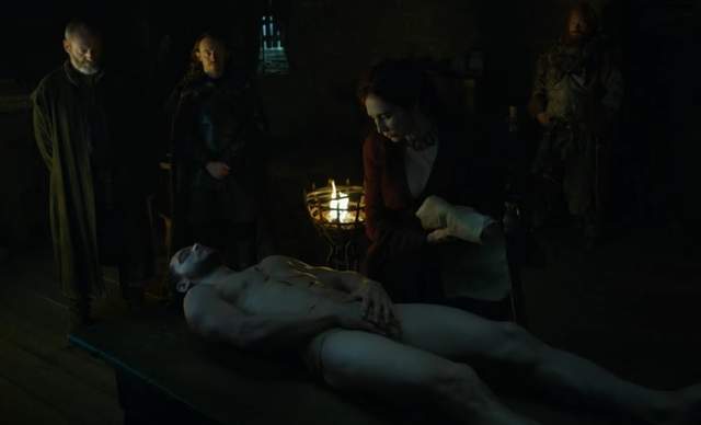 《冰與火之歌》超爆笑NG 死人是不會害羞的瓊恩雪諾...