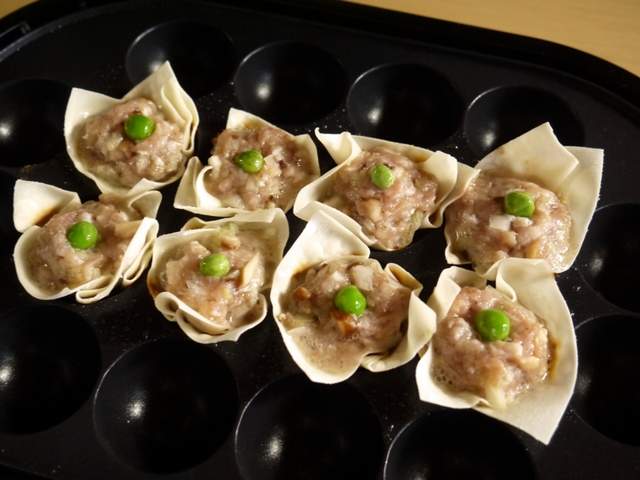 《章魚燒機料理》好吃燒賣一口餃的超簡單製作法