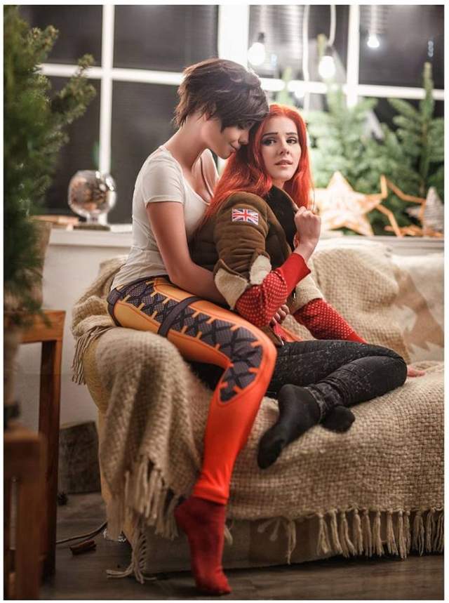 《閃光念頭神親吻》鬥陣特攻角色扮演完美重現聖誕節浪漫的一夜