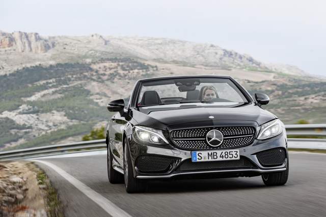 《Mercedes-Benz C-Class Cabriolet》上空小S日內瓦性感解放