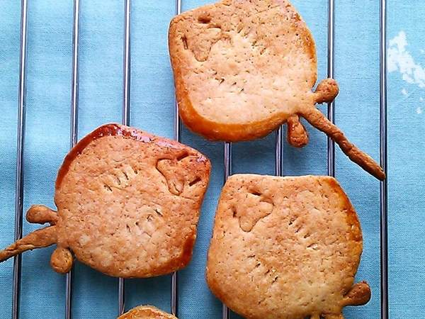 網友自製《笑瞇瞇魟魚餅乾》超可愛笑臉融化你的心~♡ 網友自製《笑瞇瞇魟魚餅乾》超可愛笑臉融化你的心~♡