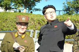偉大領導視察同人展《金正恩Cosplay》元帥買了多少色色本子呢…… 偉大領導視察同人展《金正恩Cosplay》元帥買了多少色色本子呢……