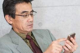 惹火年輕人的《超沒品老人手機禮儀》你說不定也是旁人眼中的老害…… 惹火年輕人的《超沒品老人手機禮儀》你說不定也是旁人眼中的老害……