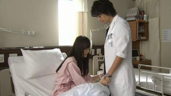 《醫生遇到患者示好的正確反應》沒想到教科書上連這都有教！？