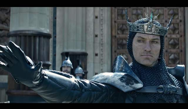 蓋瑞奇執導《亞瑟：王者之劍》好萊塢不考慮拍個女性版嘛w