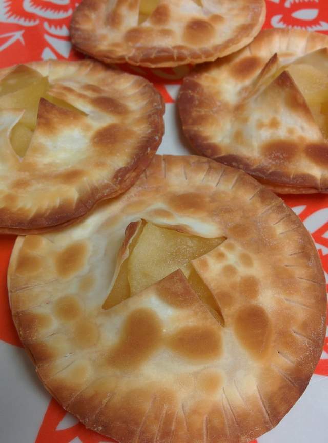 《餃子皮美食料理法》花點巧思想怎麼吃都可以 《餃子皮美食料理法》花點巧思想怎麼吃都可以
