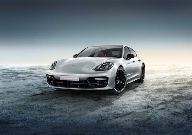 新世代《Porsche Panamera Turbo》性能旗艦有巧思