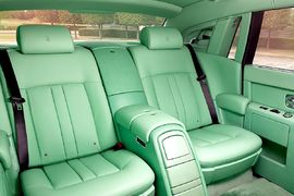 綠油油《Rolls-Royce Phantom》這樣的女神我...... 綠油油《Rolls-Royce Phantom》這樣的女神我......