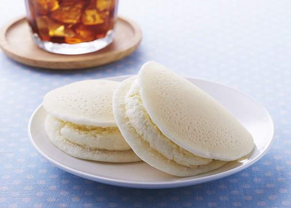 日本小7推出口味清爽的甜點《白色銅鑼燒》奶酪×檸檬奶油會是什麼樣的好滋味呢？