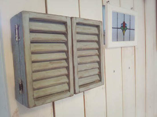 《DIY木質百葉窗》不管拿來裝飾還是掛東西都超好看