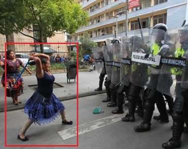 PS改圖《攻擊力十足的大媽》需要幫大媽撐10秒嗎? PS改圖《攻擊力十足的大媽》需要幫大媽撐10秒嗎?