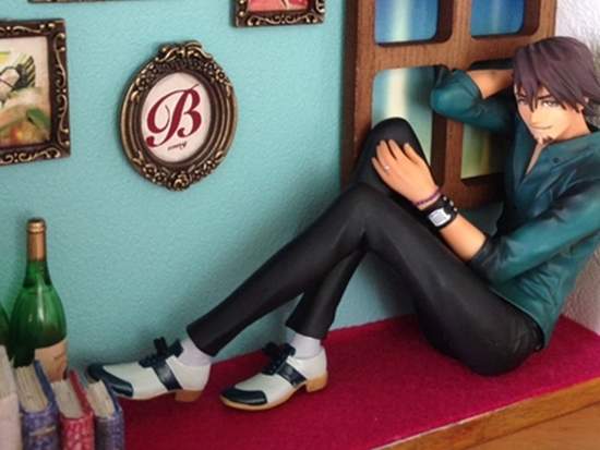 網友自製《窗台上的虎徹展示盒》有種溫柔把他監禁起來的港覺~♥ 網友自製《窗台上的虎徹展示盒》有種溫柔把他監禁起來的港覺~♥