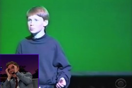《怪獸與牠們的產地》艾迪瑞德曼看到自己13歲表演影片大~崩潰╰(〒皿〒)╯ 《怪獸與牠們的產地》艾迪瑞德曼看到自己13歲表演影片大~崩潰╰(〒皿〒)╯