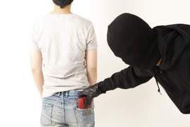 《面試時偷走老闆的錢包》這會不會是一種預支薪水的方式呢? 《面試時偷走老闆的錢包》這會不會是一種預支薪水的方式呢?