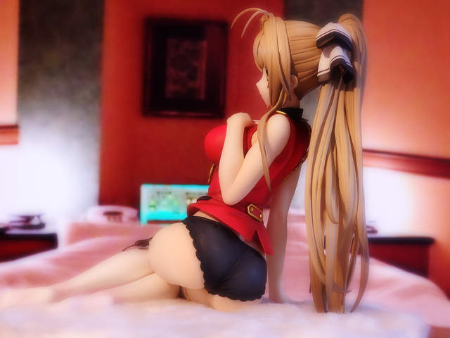 輕鬆穿脫《花紋膠帶改造公仔內褲》百圓商店滿足變態的廉價夢想……